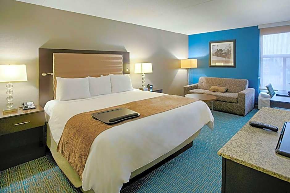 DoubleTree by Hilton Roseville Minneapolis
