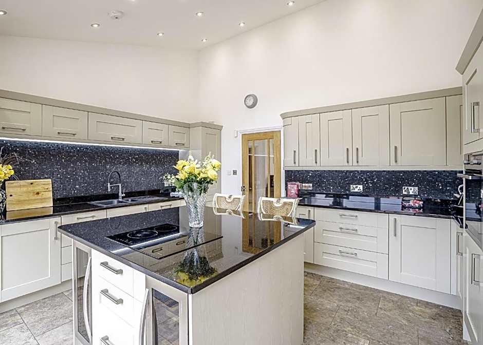 Ladera Retreat Lodges