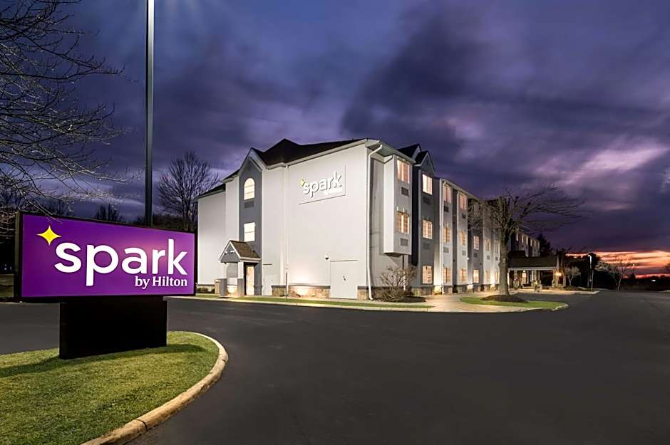 Spark by Hilton Sterling Dulles Airport