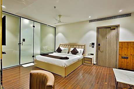 Clay Inn Hotels - Paschim Vihar