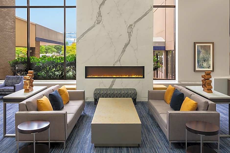 Sheraton Norfolk Waterside Hotel