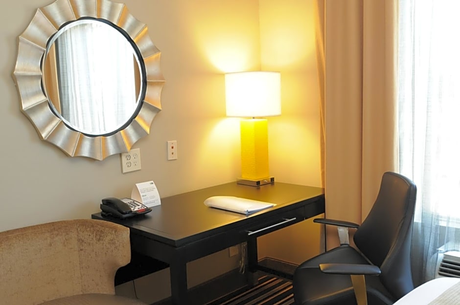 Holiday Inn Express Covington-Madisonville, an IHG Hotel
