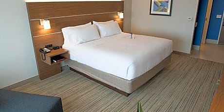 King Room - Hearing Accessible