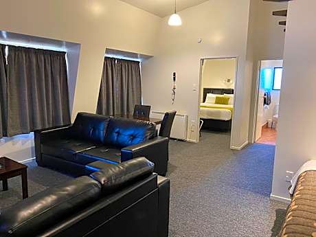 Superior One-Bedroom Apartment