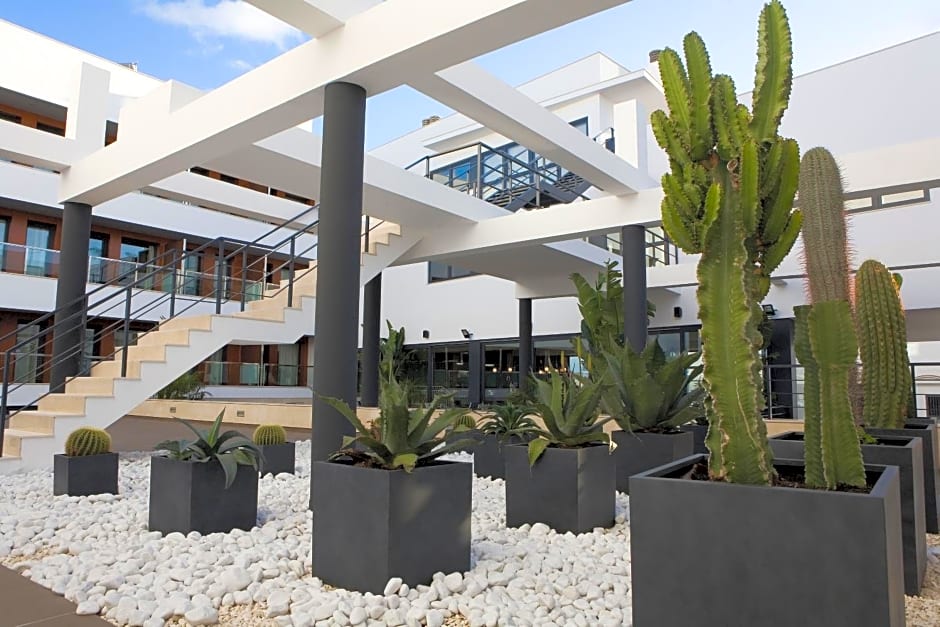 Hotel y Apartamentos Conilsol