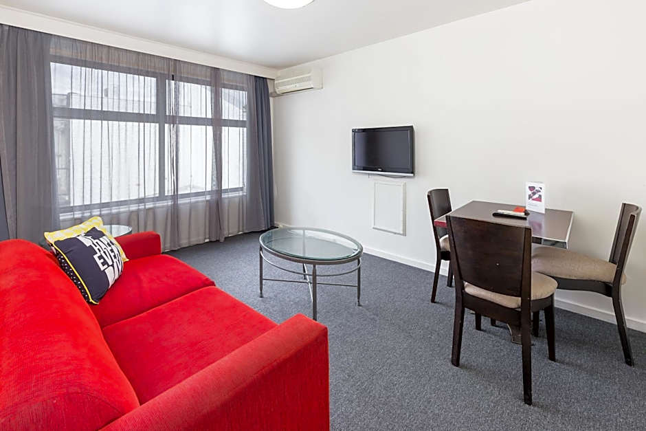 City Edge East Melbourne Apartment Hotel