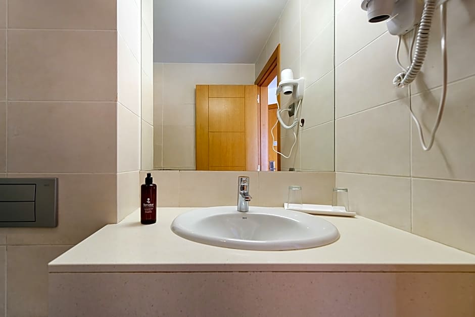 Photo 1 of 9 of CLASSIC 1 BED APARTMENT SEA VIEW HIGH FLOOR 2 ADULTS + 1 CHILD
