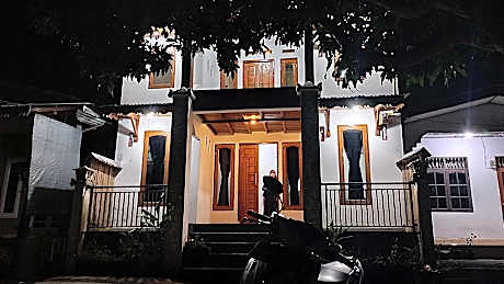 TOWN HOSTEL