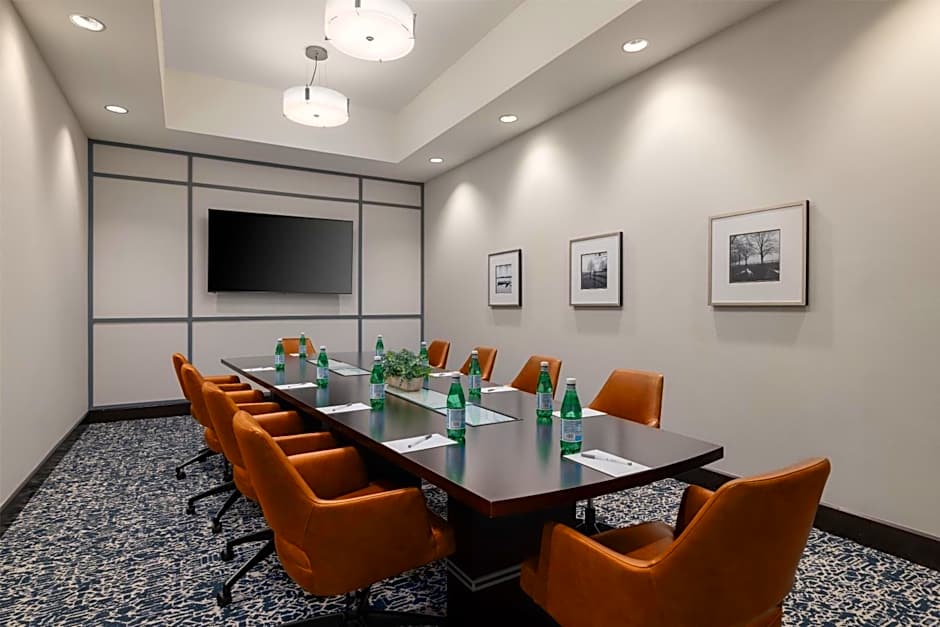 Hampton Inn & Suites Roanoke Downtown