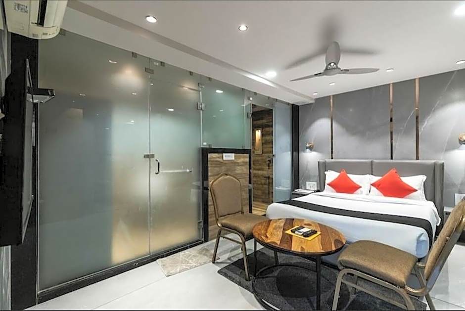 Spring Sky Mughalsarai by ShriGo Hotels