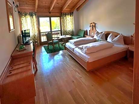 Deluxe Double Room with Shower