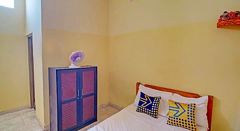 OYO Life 92954 Shanti Kost