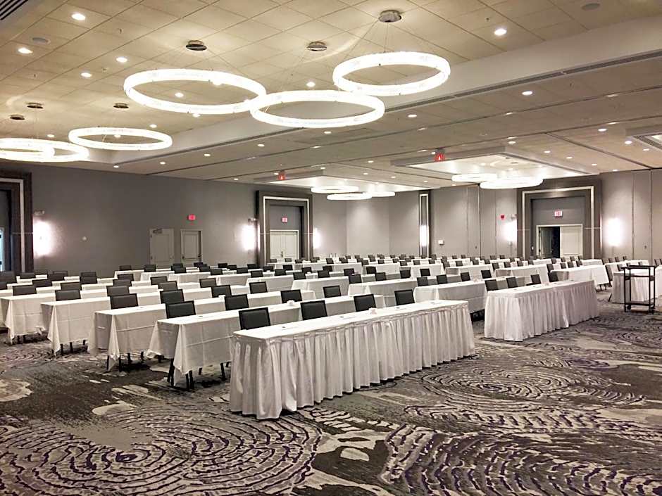 Holiday Inn Chicago Northwest/Crystal Lake/Convention Center By IHG