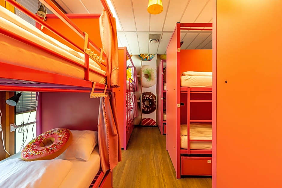 Hostelle - women only hostel Amsterdam