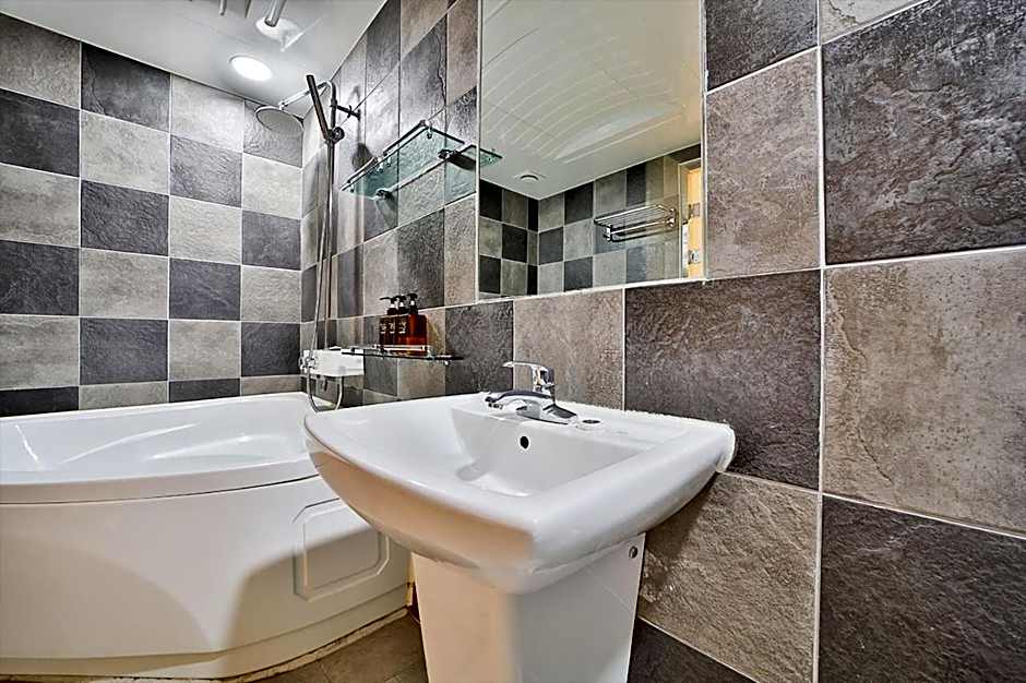 Hotel Yeogiuhtte Gumi Indong 2