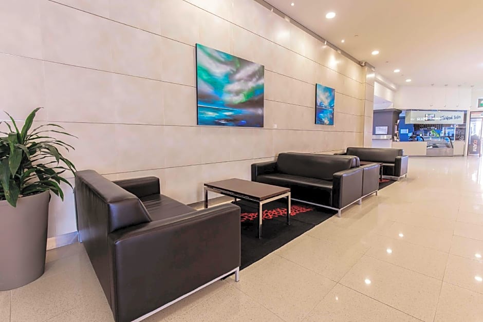 Oaks Glenelg Plaza Pier Suites