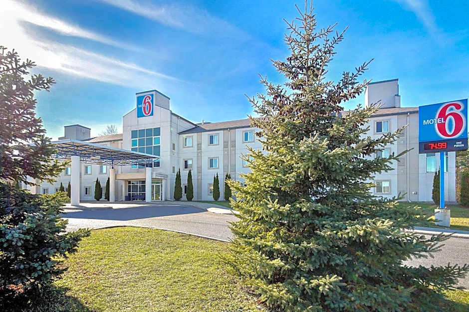 Motel 6 Peterborough