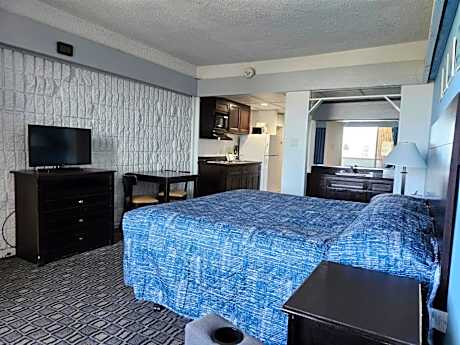 Standard Queen Room with Ocean View