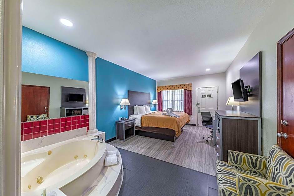 Quality Inn & Suites Canton