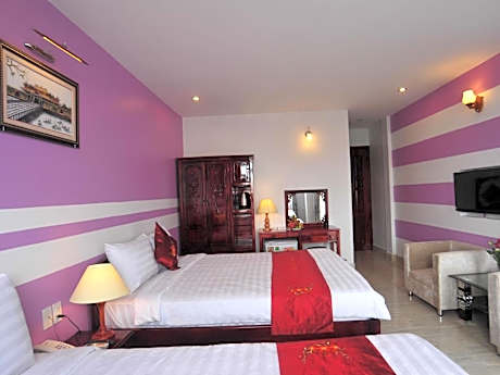 Deluxe Twin Balcony - City View