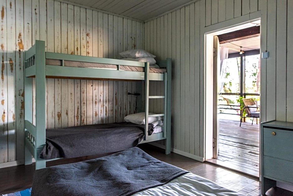 Tuba järveäärses puhkemajas - Saarjärve Puhkemaja