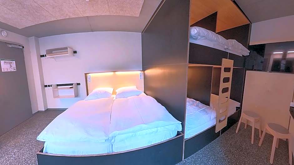 Foto 1 dari 7 — Mixed Dormitory Room