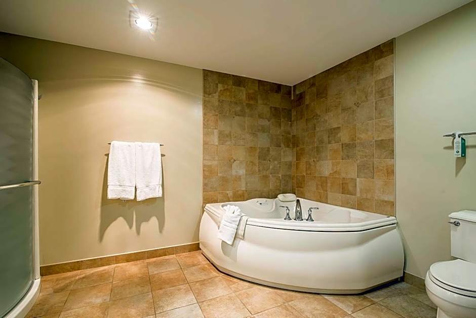 Riverside Hotel, Ascend Hotel Collection
