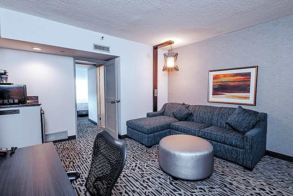 DoubleTree By Hilton Guest Suites & Conf. Center Chicago Downers Grove