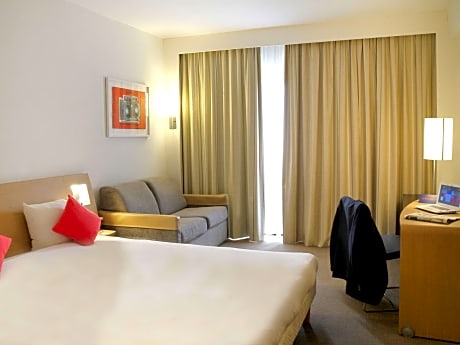 Superior Room with 1 Double bed and Sofa