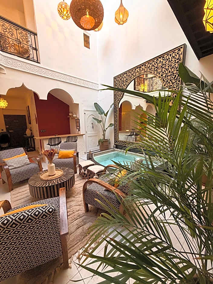 RIAD JULILU PRIVATISE