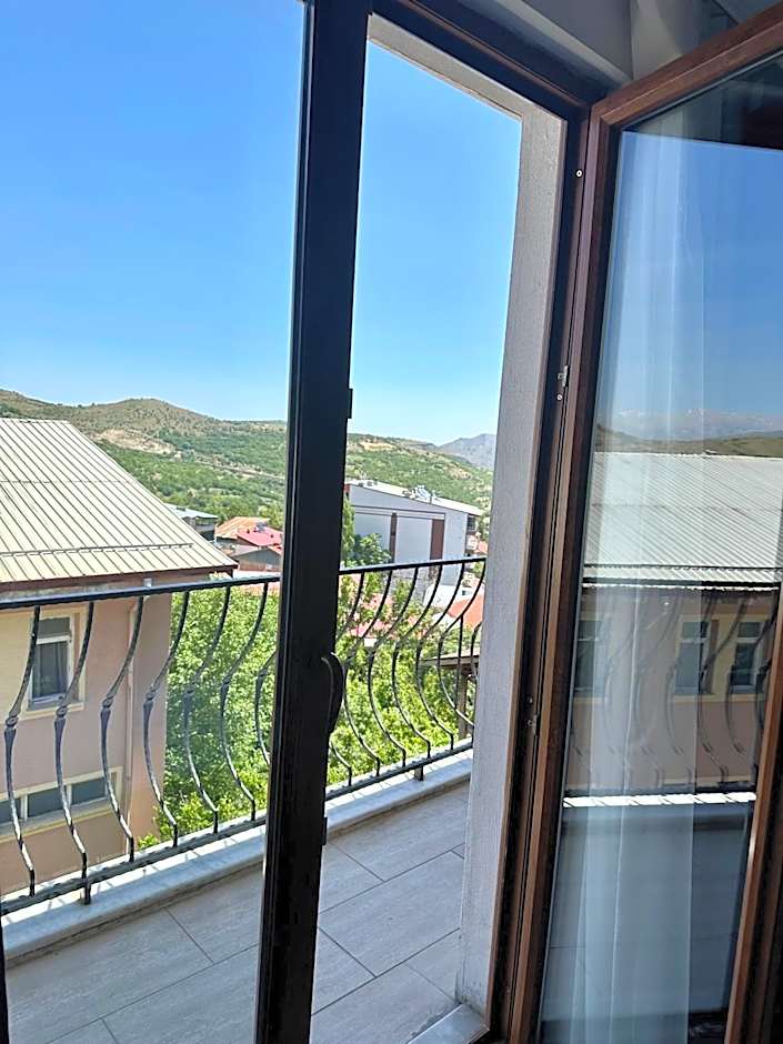 The Yücedağ Hotel