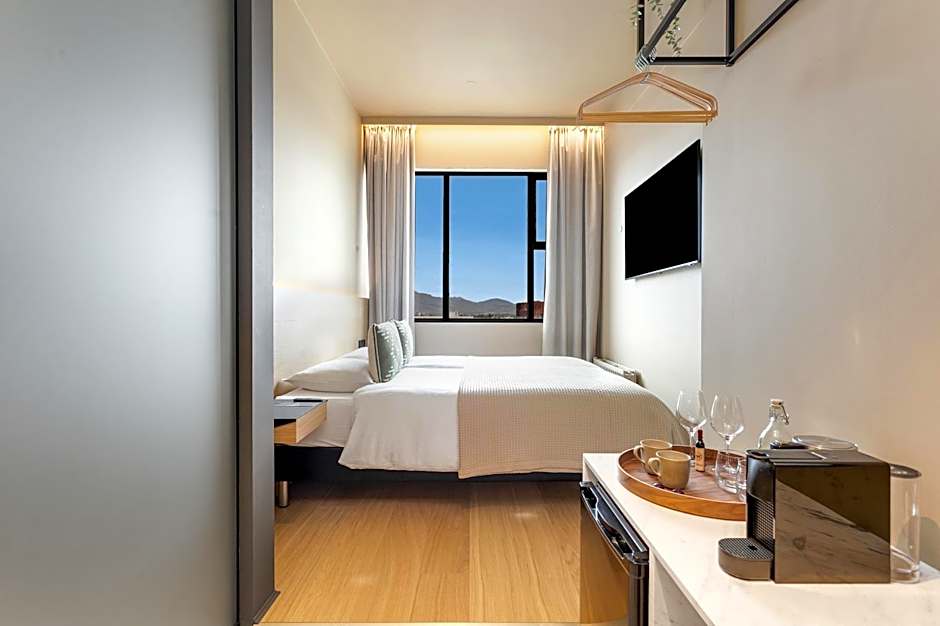 Arctic Comfort Hotel