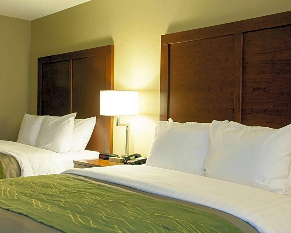 Quality Inn & Suites I-40 East