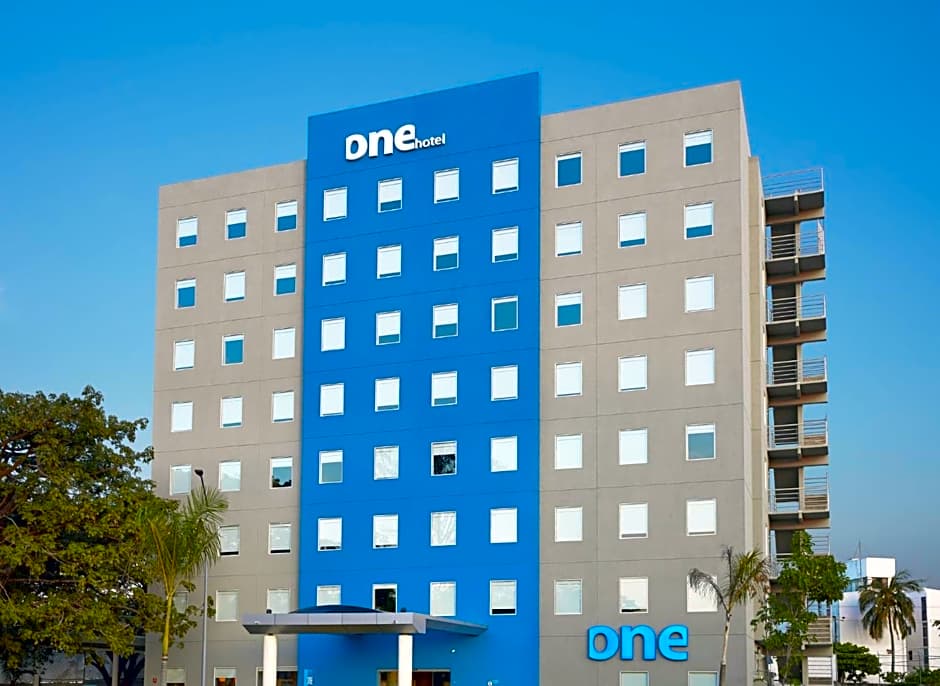 One Acapulco Diamante