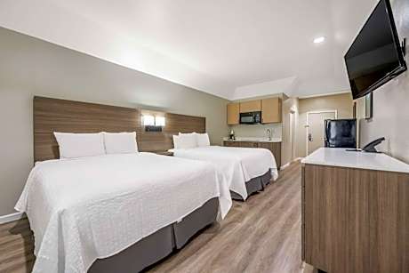 Queen Room with Two Queen Beds with Kitchenette- Non-Smoking