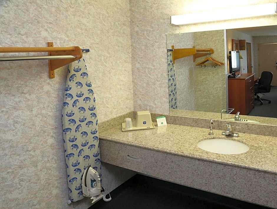 Magnuson Hotel Howell