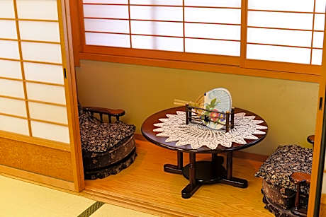 Akebomo - Japanese Style Room with Private Bath