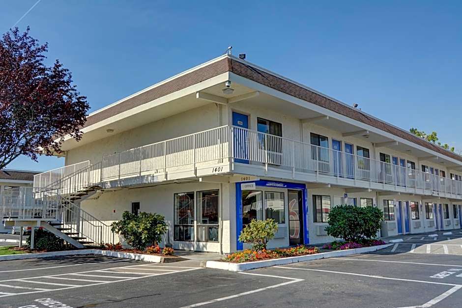 Motel 6-Salem, OR