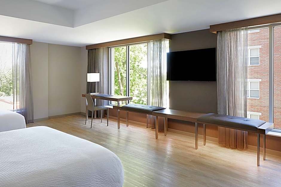 AC Hotel by Marriott Madison Downtown