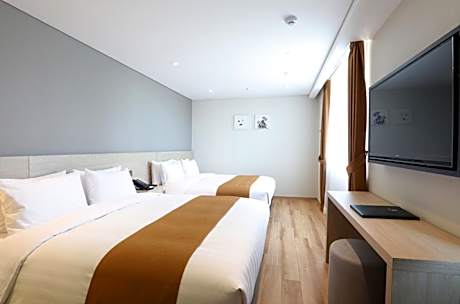 Deluxe Family Room