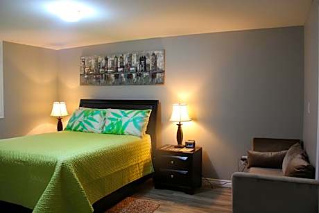 Deluxe Queen Room