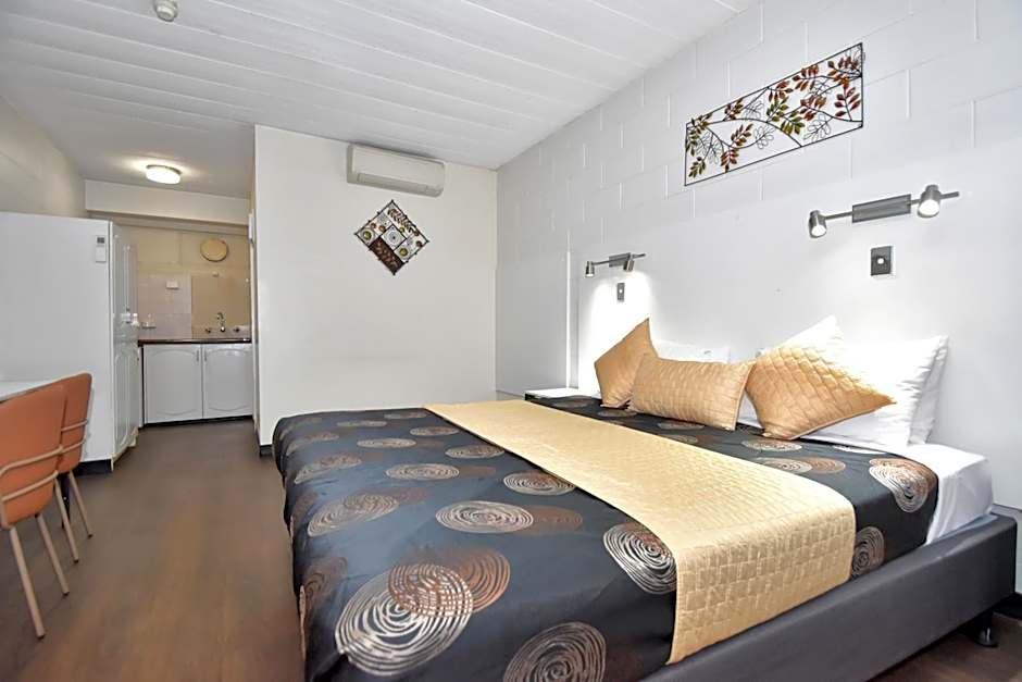 Elkira Court Motel