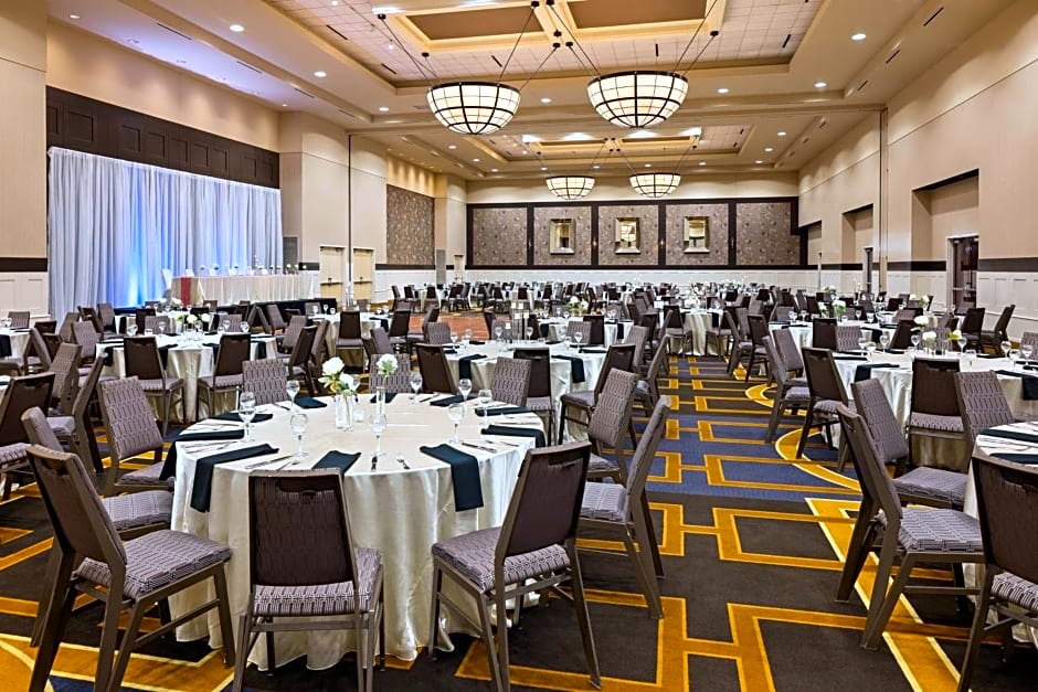 Sheraton Overland Park Hotel At The Convention Center