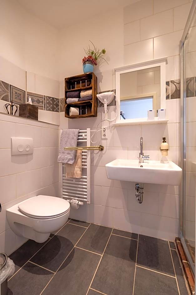 INSEL-LAND-HOTEL MICHAELSEN -Boutique Hotel- im Ostland mit Yoga u Sauna