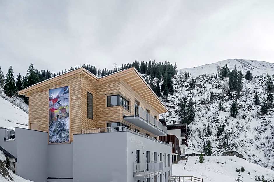 Mondschein Hotel & Chalet Ski-In Ski-Out Luxus am Arlberg