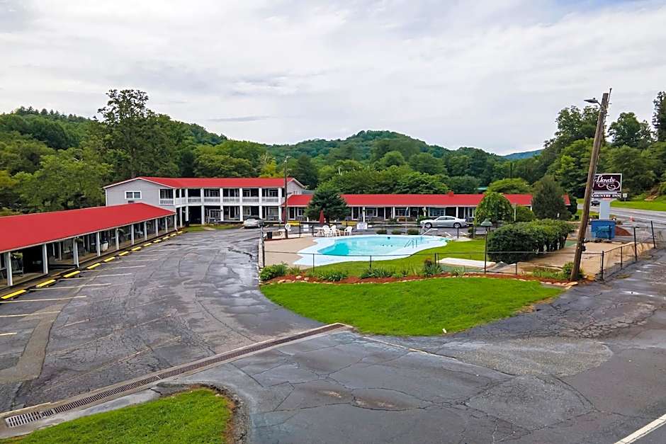 Lloyd's On The River Country Inn By OYO