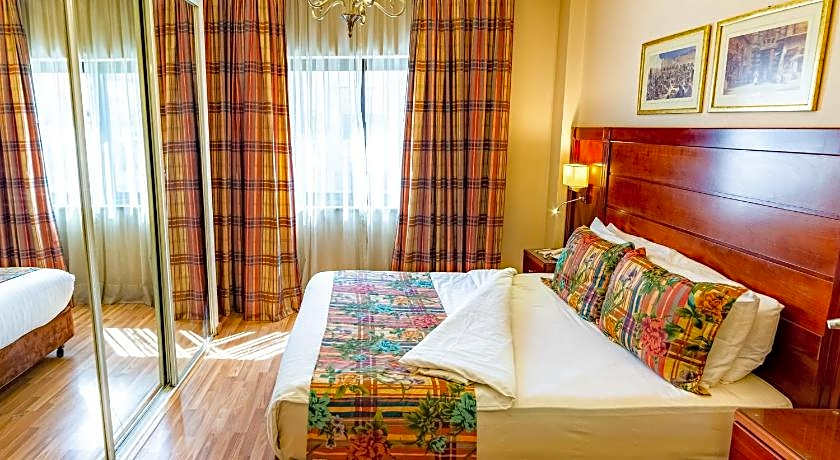Comfort Hotel Suites