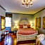 Inn by the Bandstand a Boutique Hotel