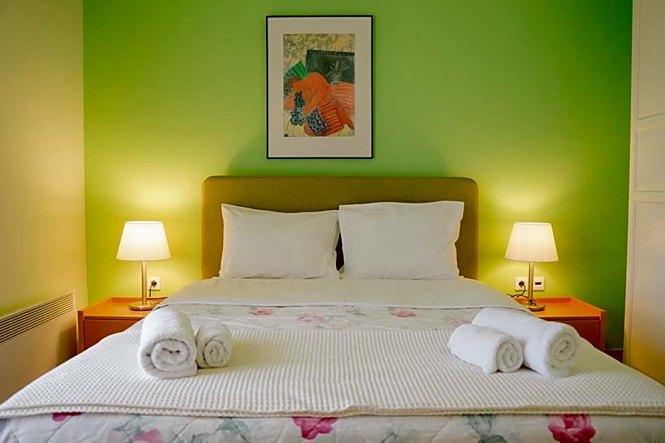 PLEIADES lUXURY APARTMENTS