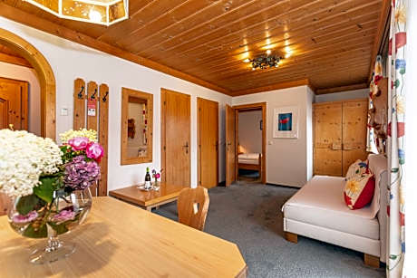 Apartment (2 Adults + 2 Children)